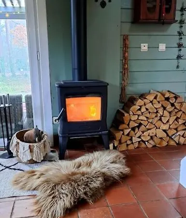 Comfortable In A Unique Location In Forest Horská chata