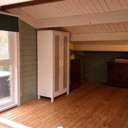 Comfortable In A Unique Location In Forest Horská chata